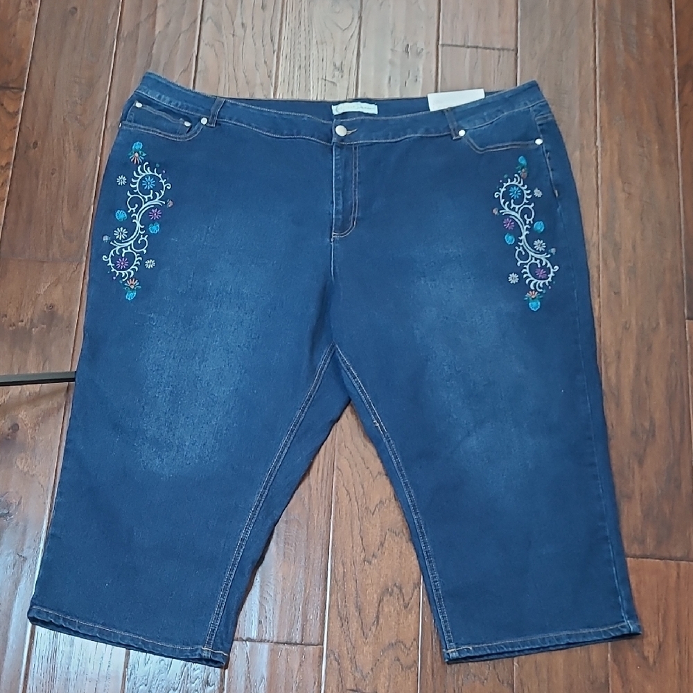NWT Cato Straight Fit Cropped Jeans with Colorful Embroidery size 28W
